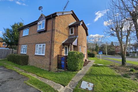 56 Barn Meadow Close, Church Crookham, Fleet, GU52 0YB