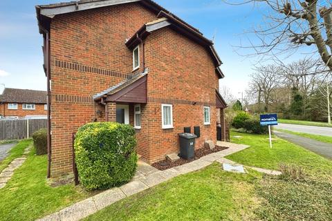 1 bedroom semi-detached house for sale, Barn Meadow Close, Church Crookham, Fleet