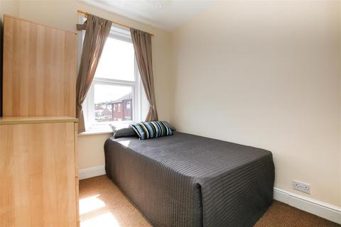 2 bedroom flat to rent, King Edward Street, Gateshead NE8