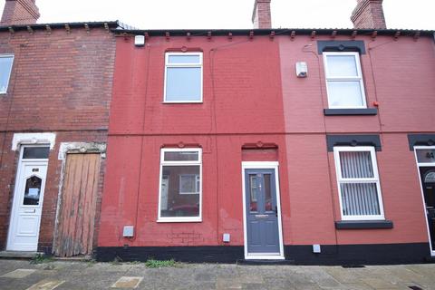 2 bedroom terraced house to rent, West Street, Pontefract WF9