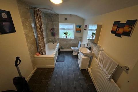 2 bedroom house to rent, Ordish Street, Burton-On-Trent