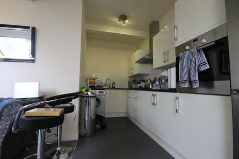 2 bedroom flat to rent, 1 High Greave Court, Sheffield, S5