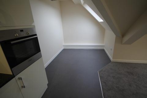 2 bedroom flat to rent, 1 High Greave Court, Sheffield, S5