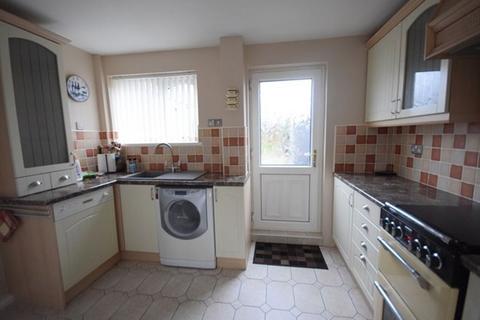 2 bedroom semi-detached house to rent, Lawrence Avenue, South Shields