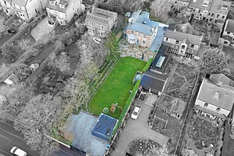 106 Carr Road, Sheffield, S6 2WZ