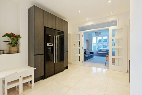 106 Carr Road, Sheffield, S6 2WZ