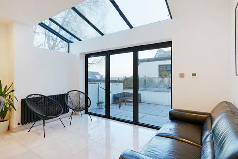 106 Carr Road, Sheffield, S6 2WZ
