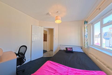 4 bedroom terraced house to rent, St Pauls Street, Brighton BN2