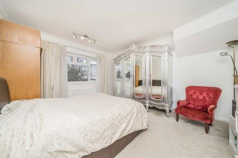 3 bedroom semi-detached house for sale, Barnfield, New Malden KT3