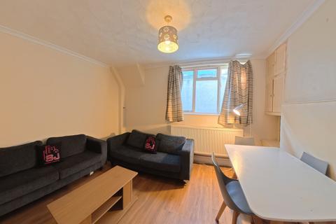 4 bedroom house to rent, Park Crescent, BRIGHTON BN2