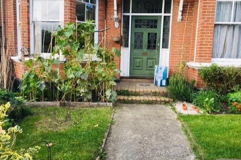 1 bedroom ground floor flat to rent, Montague Avenue, London SE4