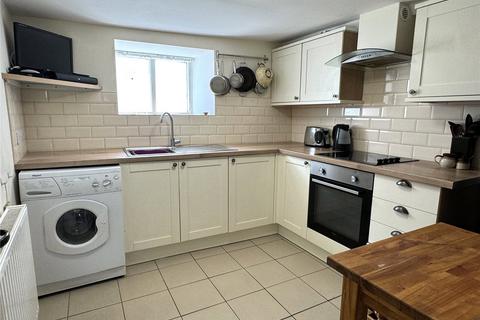 2 bedroom end of terrace house to rent, Bath Street, Somerset TA20