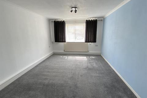 1 bedroom flat to rent, Plymouth Court, Devonshire Close, Newbold, Chesterfield, S41 8UB