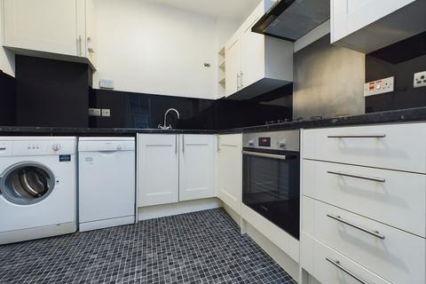 2 bedroom flat to rent, Clapham South, Cavendish Road