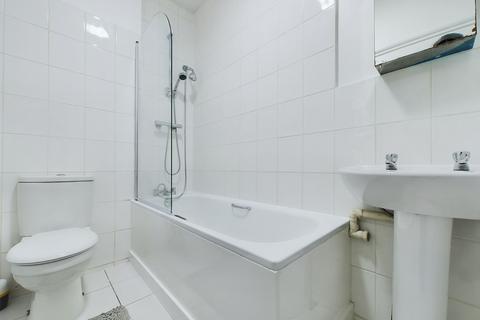 2 bedroom flat to rent, Clapham South, Cavendish Road