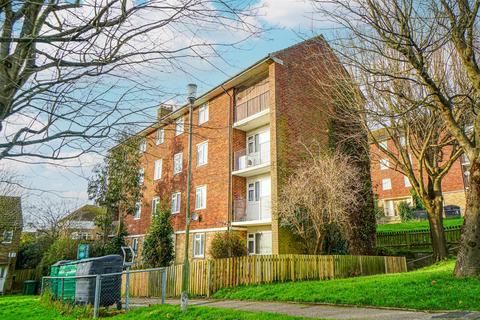 2 bedroom flat for sale, Southdown Avenue, Hastings