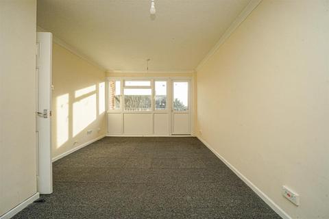 2 bedroom flat for sale, Southdown Avenue, Hastings