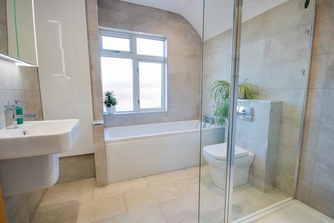 4 bedroom detached house for sale, BITTERNE! WESTERLY ASPECT GARDEN! WOW FACTOR BATHROOM!