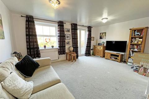 3 bedroom end of terrace house for sale, Buckthorn Road, Peterborough PE7