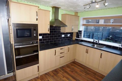 3 bedroom townhouse for sale, Rossefield Green, Leeds LS13