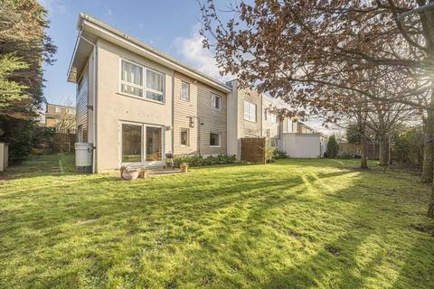 3 Burcham Close, Hampton, TW12 2EP