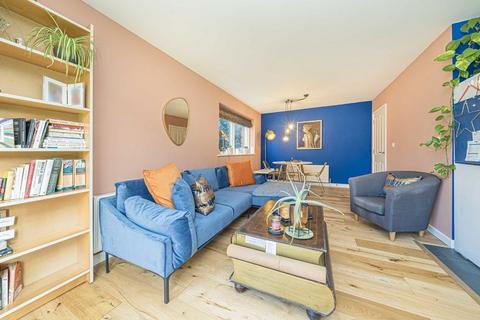 3 Burcham Close, Hampton, TW12 2EP