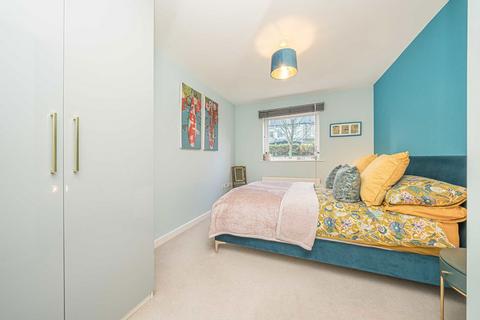 3 Burcham Close, Hampton, TW12 2EP