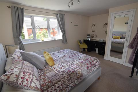 2 bedroom terraced house to rent, Weilerwist Drive, Leamington Spa, Warwickshire