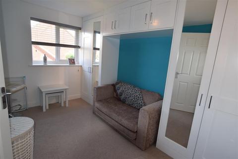 2 bedroom terraced house to rent, Weilerwist Drive, Leamington Spa, Warwickshire