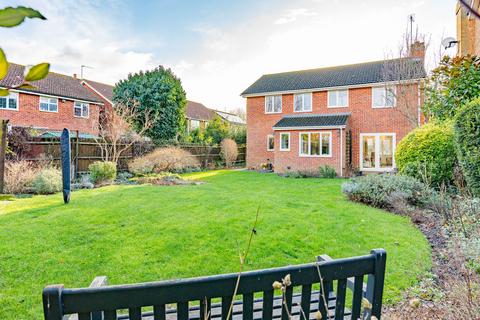 4 bedroom detached house for sale, Kingfisher Close, Ware SG12