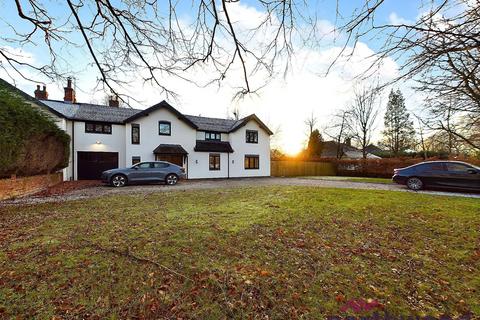 4 bedroom semi-detached house to rent, Middlewich Road, Sandbach, CW11