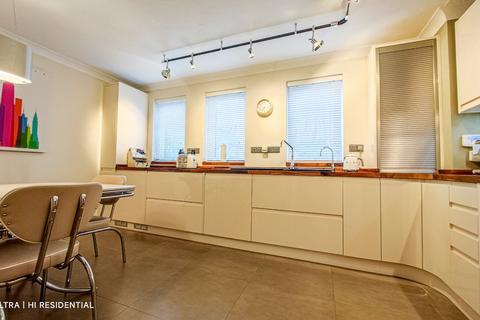 26 Watersmeet Way, London, SE28 8PU