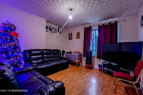 3 bedroom flat for sale, Barnfield Gardens , Plumstead Common Road, Plumstead, SE18