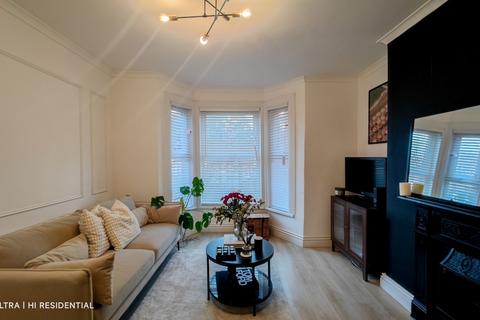 3 bedroom maisonette for sale, Herbert Road, Plumstead, London, SE18