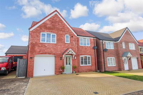 5 bedroom detached house for sale, Colby Drive, Bradwell