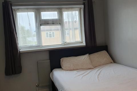 1 bedroom in a house share to rent, Banbury Road, London E17