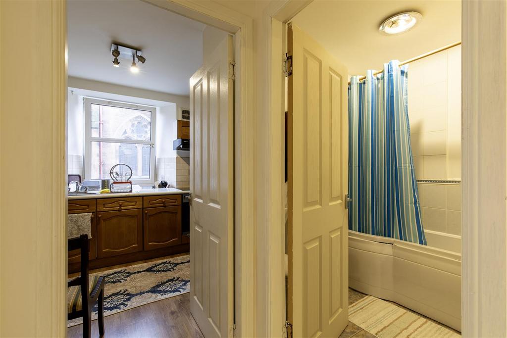 28 A Kinnoull Street Perth-3.jpg