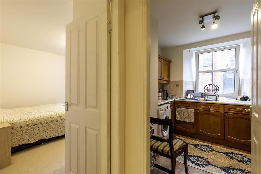 28 A Kinnoull Street Perth-4.jpg