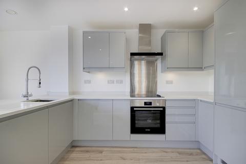 3 bedroom flat to rent, 1A Hillreach, London, SE18