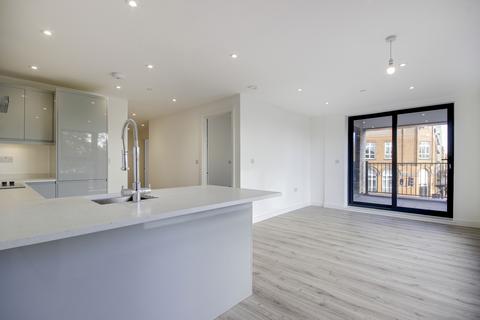 3 bedroom flat to rent, 1A Hillreach, London, SE18