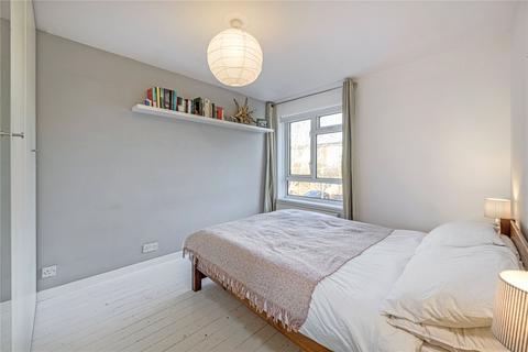 122 Dunston Road, London, SW11 5YB