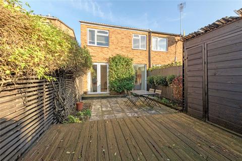 122 Dunston Road, London, SW11 5YB