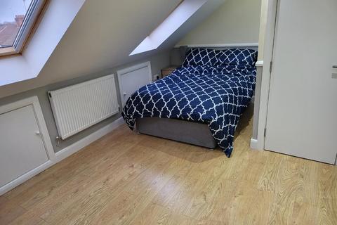 1 bedroom in a house share to rent, 88 Bradshaw Road, Watford WD24