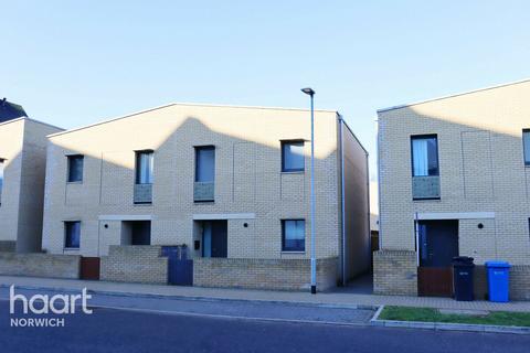 3 bedroom semi-detached house to rent, Ladysmock Way, Norwich