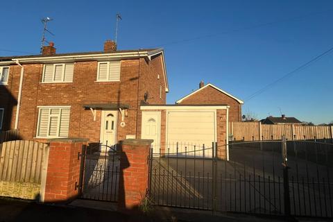 3 bedroom semi-detached house to rent, Caunton Close, Meden Vale, NG20