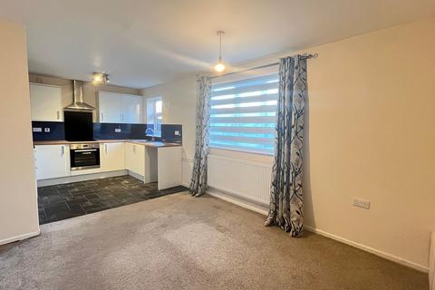 3 bedroom semi-detached house to rent, Caunton Close, Meden Vale, NG20