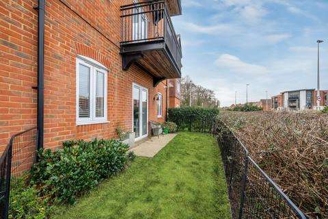 2 bedroom apartment for sale, Hazylwood, Berkshire RG40