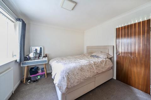 2 bedroom apartment for sale, Chesswood Way, Pinner, HA5