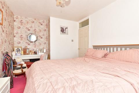 5 Imperial Drive, Warden, Sheerness, ME12 4SA