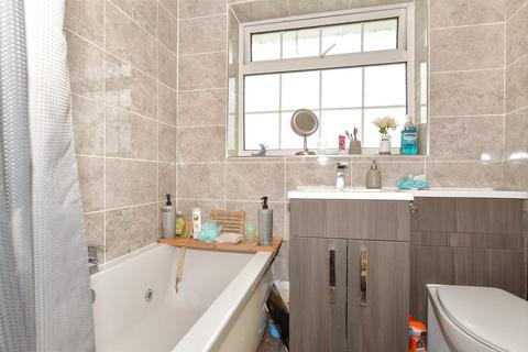 5 Imperial Drive, Warden, Sheerness, ME12 4SA